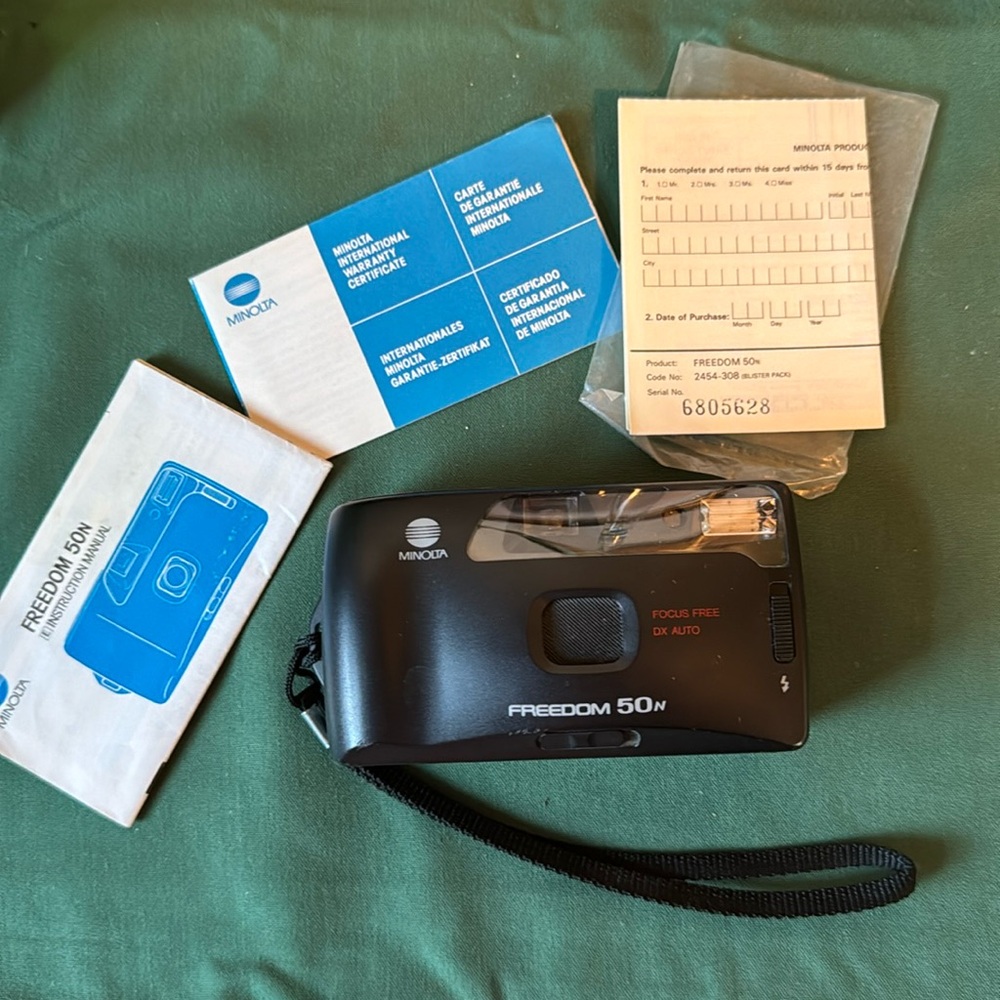 Minolta freedom 50 N 35 mm camera